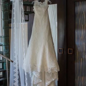 August Jones sz 12 lace fit + flare wedding dress